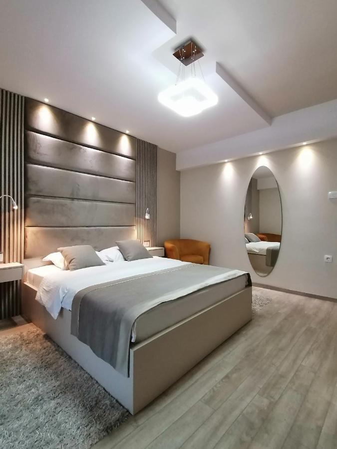 Hotel Holiday Podgorica Exterior foto